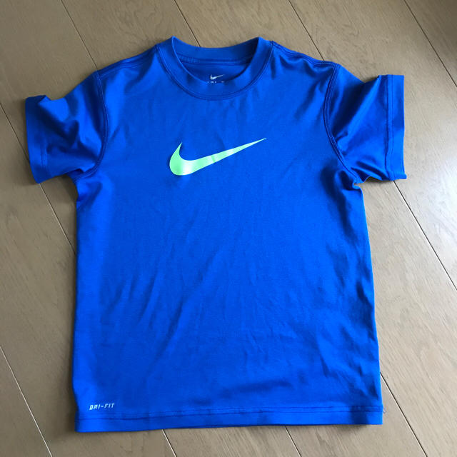 NIKE(ナイキ)のミカリン様専用 キッズナイキT他1点 キッズ/ベビー/マタニティのキッズ服男の子用(90cm~)(Tシャツ/カットソー)の商品写真