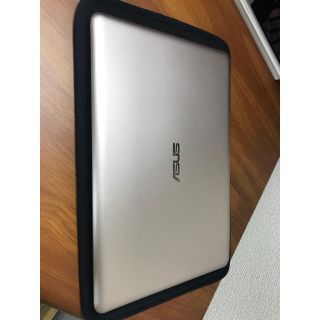 エイスース(ASUS)のASUS E200H 美品 カバーおまけ付き(ノートPC)