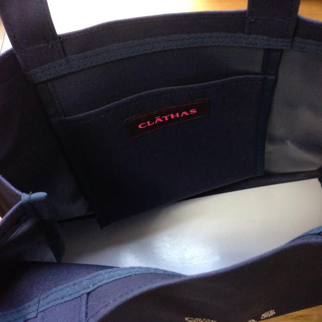 CLATHAS(クレイサス)のクレイサス トートバッグ ビジュー カメリア レディースのバッグ(トートバッグ)の商品写真