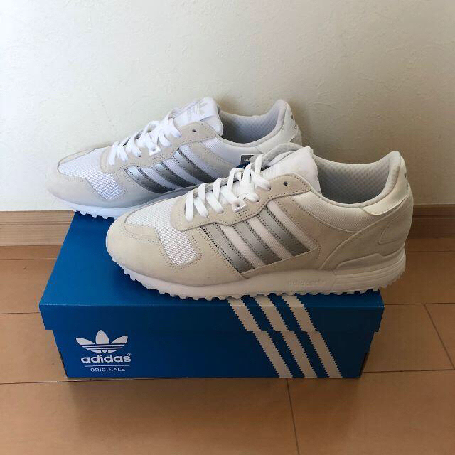 adidas(アディダス)の[新品] adidas Originals | ZX 700 ランニングホワイト メンズの靴/シューズ(スニーカー)の商品写真