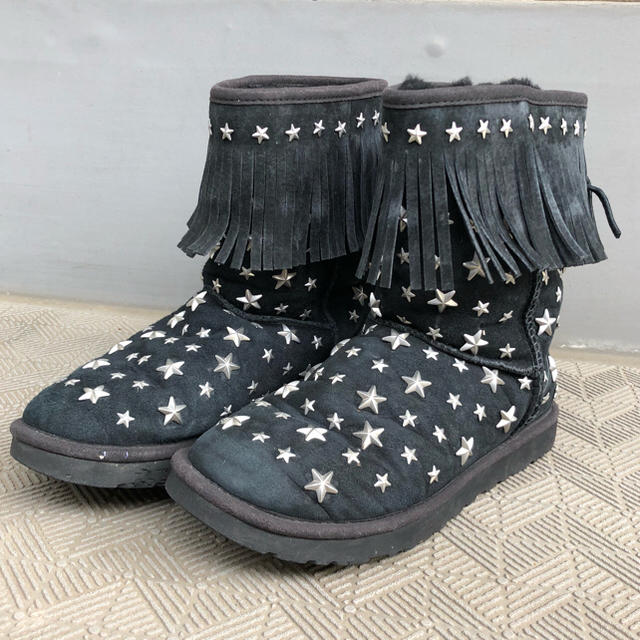 JIMMY CHOO(ジミーチュウ)の★格安★UGG × JIMMY CHOO ムートンブーツ ブラック US7 レディースの靴/シューズ(ブーツ)の商品写真