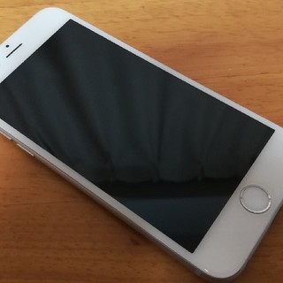 アイフォーン(iPhone)の新品同様  iPhone6 16GB シルバー ソフトバンク ◯判定 送料無料(スマートフォン本体)