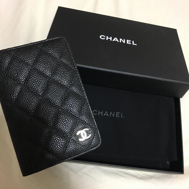 CHANEL(シャネル)のたーき様専用CHANEL手帳カバー インテリア/住まい/日用品の文房具(その他)の商品写真