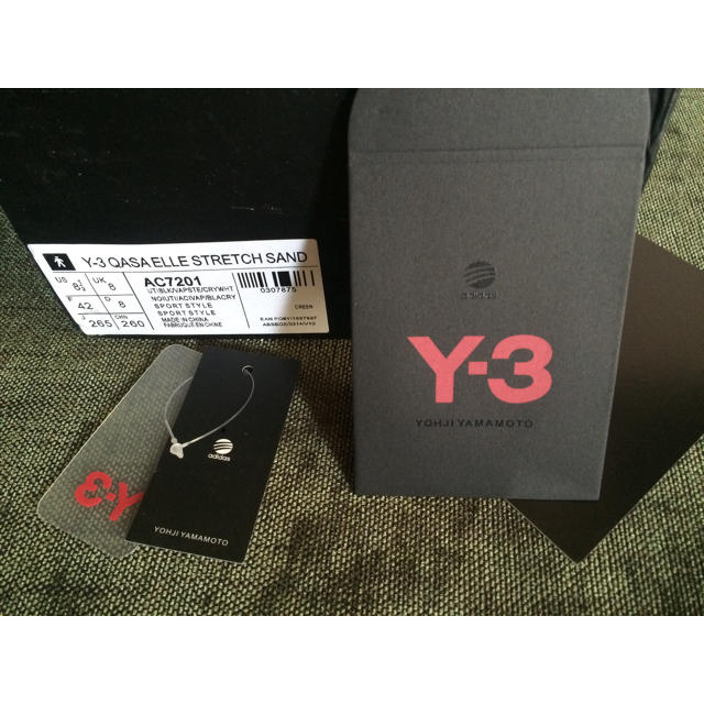 Y-3(ワイスリー)のえーかさ様専用 Y3 新品 17新作完売品 27㎝ メンズの靴/シューズ(スニーカー)の商品写真