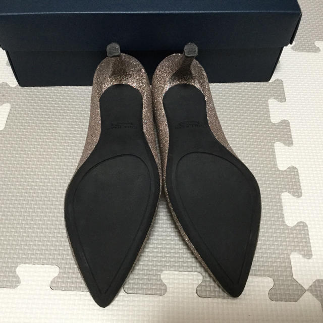 Cole Haan(コールハーン)の☆aya様専用☆COLE HAAN グリッターパンプス レディースの靴/シューズ(ハイヒール/パンプス)の商品写真