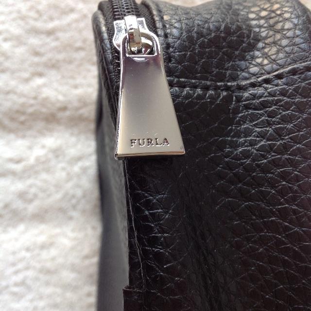 Furla(フルラ)の価格変更しました！FURLA 合皮ポーチ  レディースのファッション小物(ポーチ)の商品写真