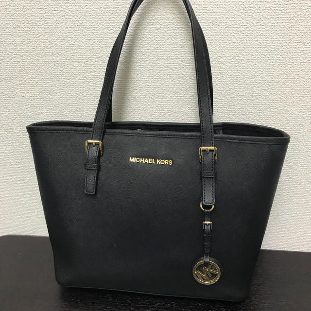 専用 マイケルコース トートバッグ 黒 レザー MKチャーム付き 日本に
