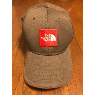 ザノースフェイス(THE NORTH FACE)のthe  north face メッシュキャップ カーキ×レッド(キャップ)