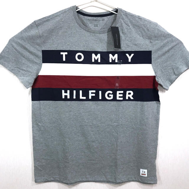 TOMMY HILFIGER(トミーヒルフィガー)の新品 XL ♪ トミー ヒルフィガー ビッグフラッグ Tシャツ グレー メンズのトップス(Tシャツ/カットソー(半袖/袖なし))の商品写真