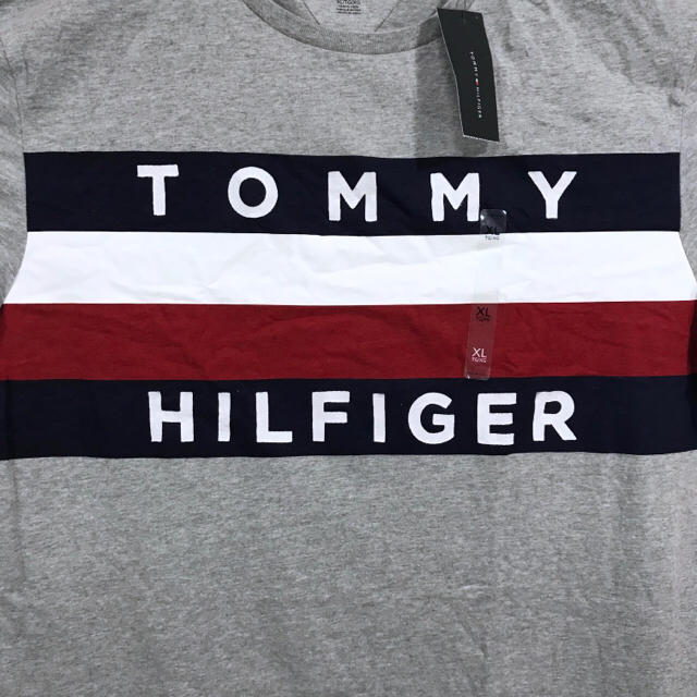 TOMMY HILFIGER(トミーヒルフィガー)の新品 XL ♪ トミー ヒルフィガー ビッグフラッグ Tシャツ グレー メンズのトップス(Tシャツ/カットソー(半袖/袖なし))の商品写真