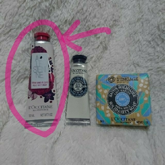 L'OCCITANE(ロクシタン)のまりまま様☆専用ページ コスメ/美容のボディケア(ハンドクリーム)の商品写真