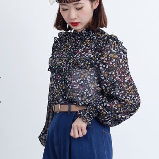 メルロー(merlot)の新品メルローmerlot 花柄シフォンブラウス☆黒(シャツ/ブラウス(長袖/七分))