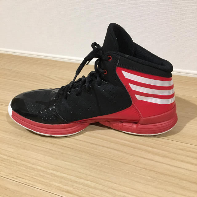 adidas(アディダス)のアディダス バスケットシューズ スポーツ/アウトドアのスポーツ/アウトドア その他(バスケットボール)の商品写真