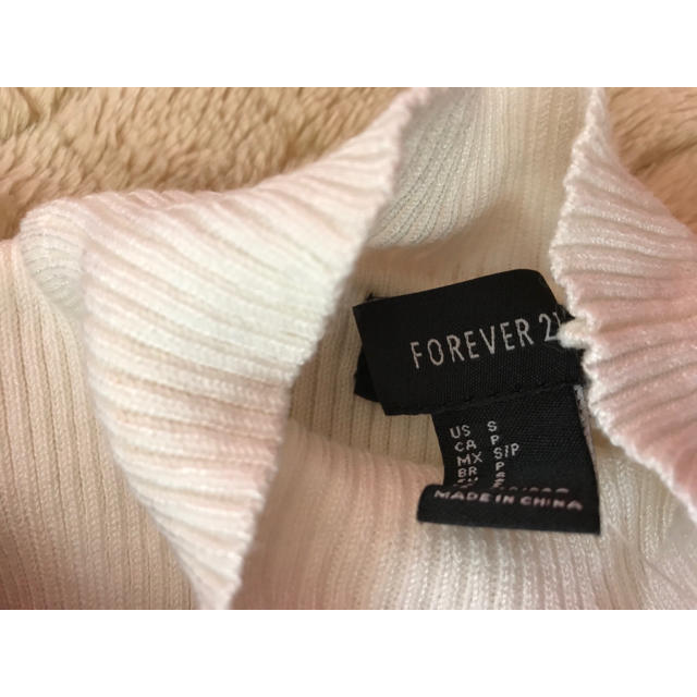 FOREVER 21(フォーエバートゥエンティーワン)のForever 21 新品タグ付き タートルネック レディースのトップス(カーディガン)の商品写真