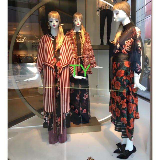 ZARA - 1点のみ 完売品 ザラ 花柄 フラワー ワンピ マキシ ZARA - 1点のみ 完売品 ザラ 花柄 フラワー ワンピ マキシ