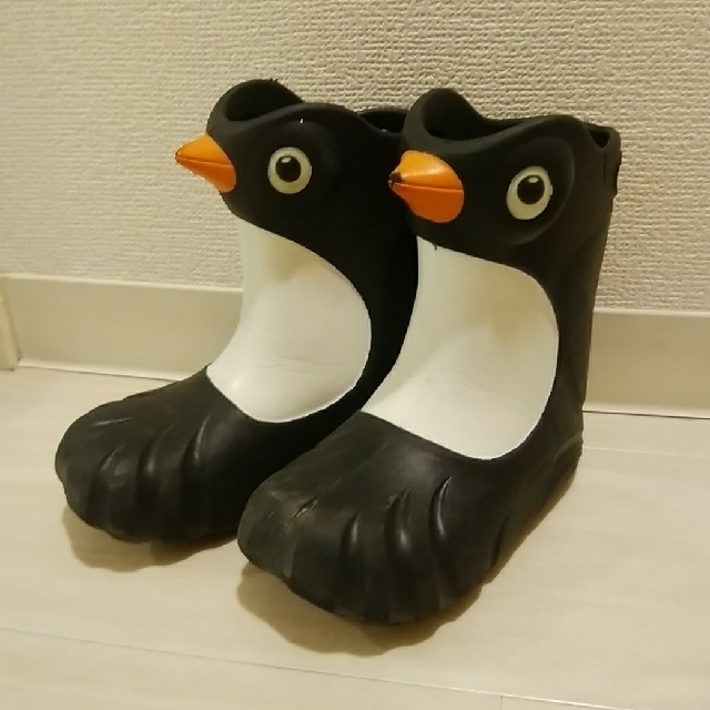 crocs(クロックス)の16センチ　長靴　ポリウォーク　ペンギン　クロックス キッズ/ベビー/マタニティのキッズ靴/シューズ(15cm~)(長靴/レインシューズ)の商品写真