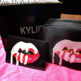 カイリーコスメティックス(Kylie Cosmetics)のKYLIE 化粧ポーチ ブラック(ポーチ)