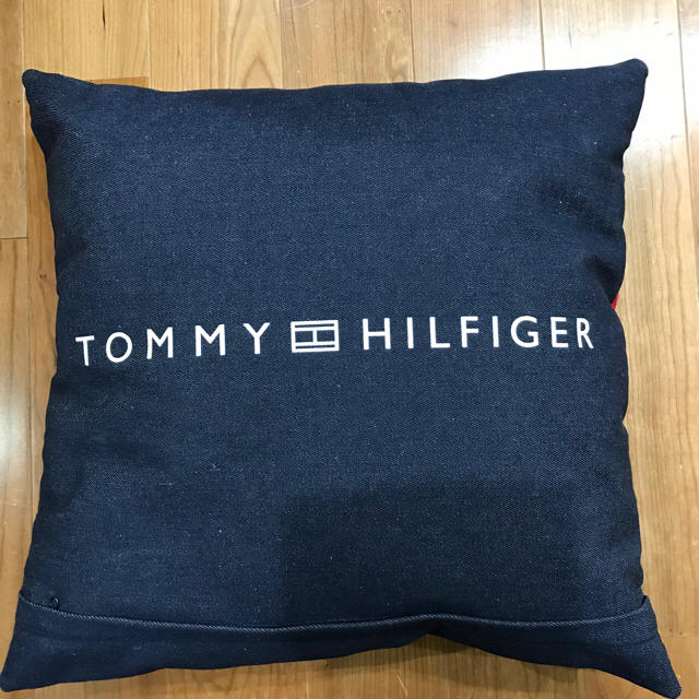 TOMMY HILFIGER(トミーヒルフィガー)のトミーヒルフィガー ノベルティ インテリア/住まい/日用品のインテリア小物(クッション)の商品写真