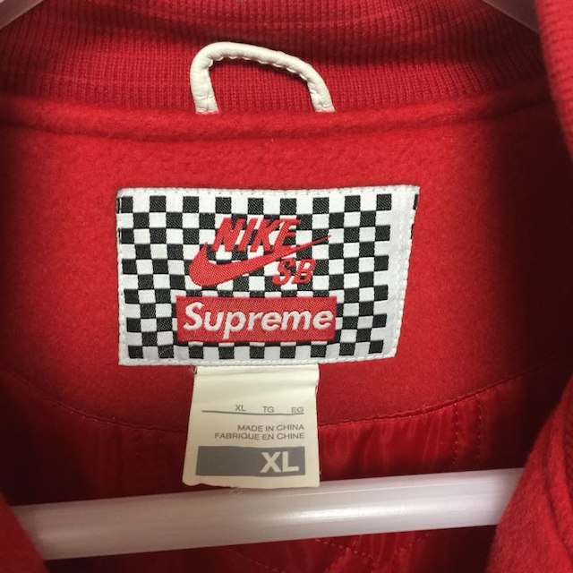 Supreme(シュプリーム)のsupreme nike sb jacket XL jordan red メンズのジャケット/アウター(スタジャン)の商品写真