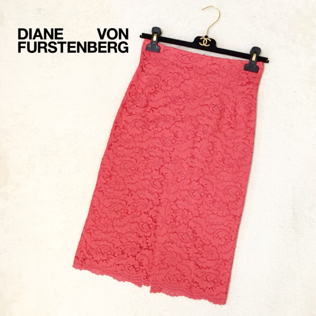 DIANE von FURSTENBERG(ダイアンフォンファステンバーグ)の本日限定価格❤︎DVF♡コーラルカラー総レーススカート★送料込 レディースのスカート(ひざ丈スカート)の商品写真