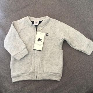 プチバトー(PETIT BATEAU)のPETIT BATEAU パーカー 新品 6m 67cm(その他)