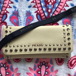 プラダ(PRADA)のPRADA★スタッズ付き長財布(パスケース付き)(財布)