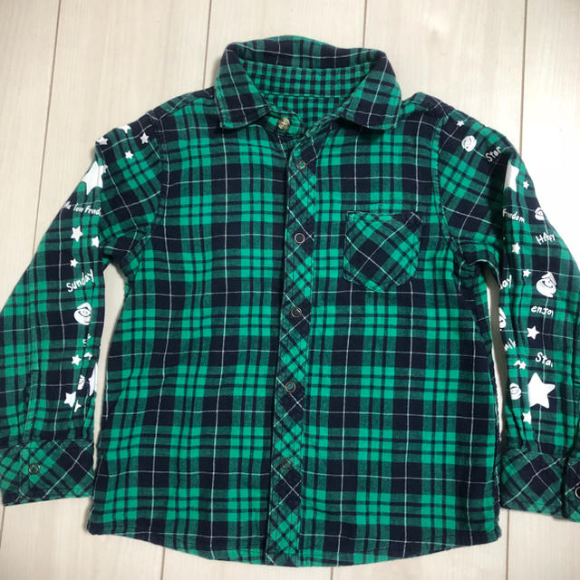 BeBe(ベベ)のeasy freak イージーフリーク リバーシブルシャツ キッズ/ベビー/マタニティのキッズ服男の子用(90cm~)(ブラウス)の商品写真