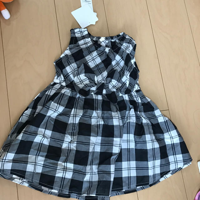 新品タグ付き チェックワンピース キッズ/ベビー/マタニティのキッズ服女の子用(90cm~)(ワンピース)の商品写真