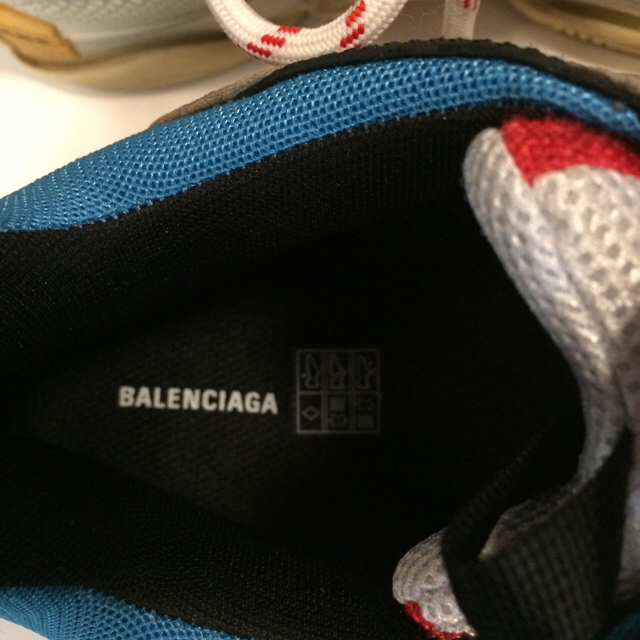 Balenciaga(バレンシアガ)のbalenciaga triple s 41 マルチカラー メンズの靴/シューズ(スニーカー)の商品写真