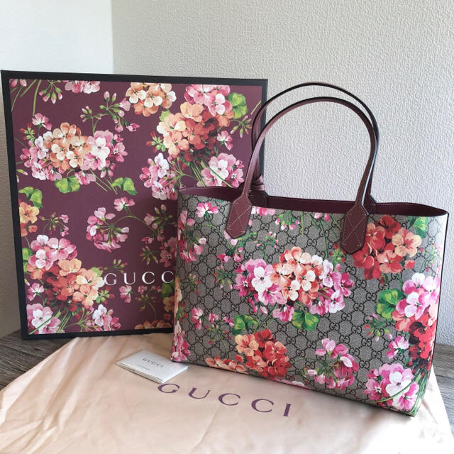 Gucci(グッチ)の新品 グッチ GGブルームス 花柄 リバーシブル トートバッグ ピンク レア レディースのバッグ(トートバッグ)の商品写真