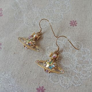 ヴィヴィアンウエストウッド(Vivienne Westwood)のヴィヴィアンウエストウッド☆オーロラスターオーブピアス☆星モチーフ☆未使用品！(ピアス)