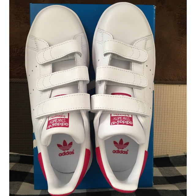 adidas(アディダス)の【新品】adidasスタンスミス ベルクロ （ピンク:23.5㎝） レディースの靴/シューズ(スニーカー)の商品写真