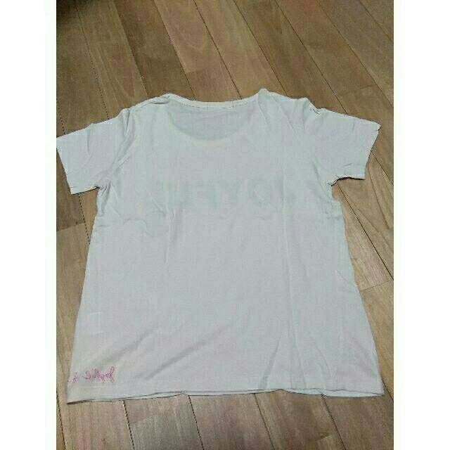 JEANASIS(ジーナシス)のオフホワイト　Tシャツ レディースのトップス(Tシャツ(半袖/袖なし))の商品写真