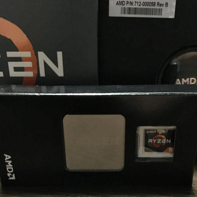 低価定番 AMD CPU Ryzen 5 2400G 《送料無料！》の通販 by タク's shop｜ラクマ 国産正規品