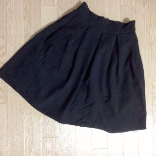 マジェスティックレゴン(MAJESTIC LEGON)のタック入り膝丈スカート(ひざ丈スカート)