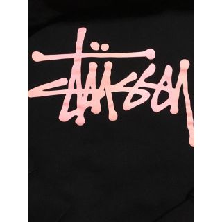 STUSSY - stussy 黒×ピンク パーカーの通販 by 雅's shop