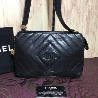 シャネル(CHANEL)のお値下げ！正規品 美品☆シャネル ショルダーバッグ・チャーム付き★斜め掛けOK!(ショルダーバッグ)