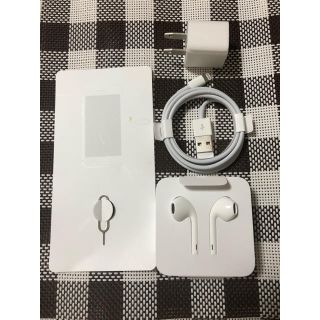 アイフォーン(iPhone)のiPhone8 イヤホン、充電器セット(バッテリー/充電器)