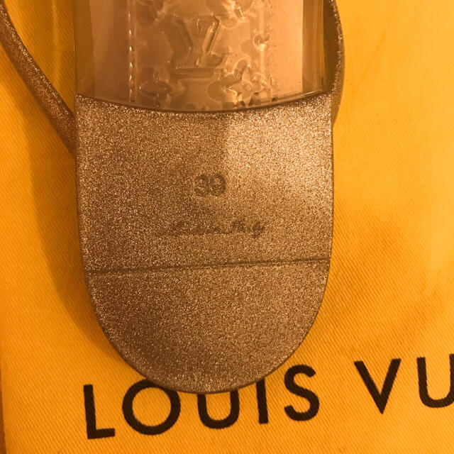 LOUIS VUITTON(ルイヴィトン)のLOUIS VUITTON.ビーチサンダル レディースの靴/シューズ(サンダル)の商品写真