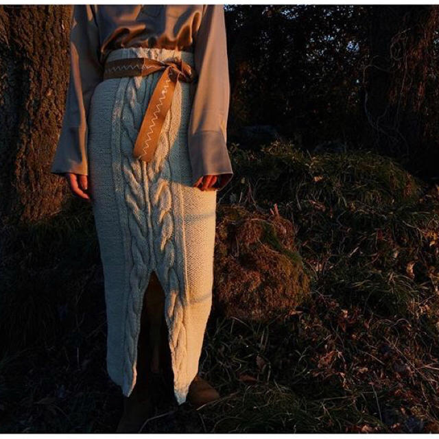 Fabiane Roux(ファビアンルー)のnowos アラン編みニットスカート レディースのスカート(ロングスカート)の商品写真
