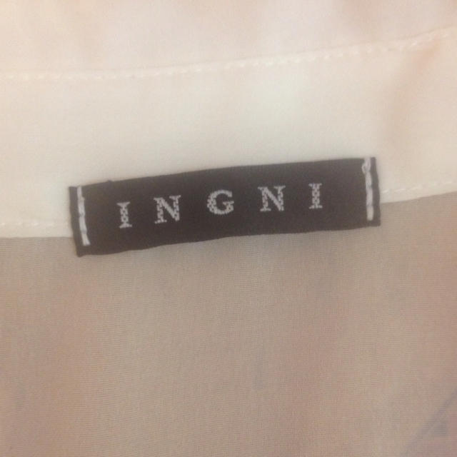 INGNI(イング)のイング ブラウス レディースのトップス(Tシャツ(半袖/袖なし))の商品写真