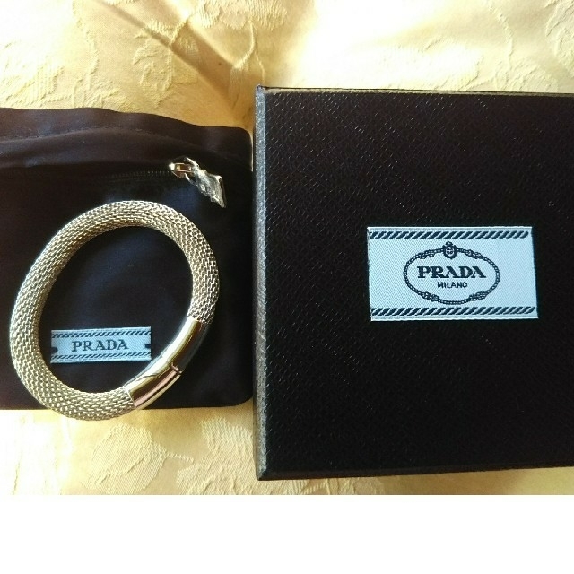 PRADA(プラダ)の新品同様 PRADA ブレスレット/バングル レディースのアクセサリー(ブレスレット/バングル)の商品写真