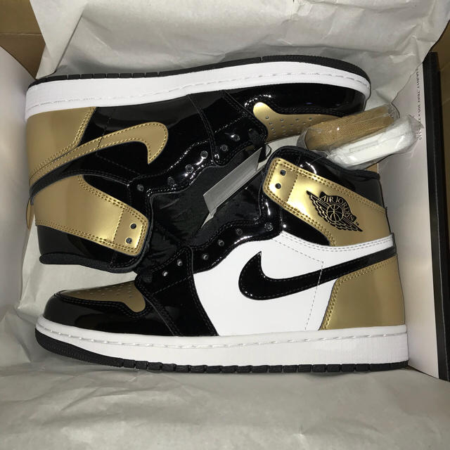 NIKE(ナイキ)のNIKE AIR JORDAN 1 OG GOLD TOE BLACK GOLD メンズの靴/シューズ(スニーカー)の商品写真