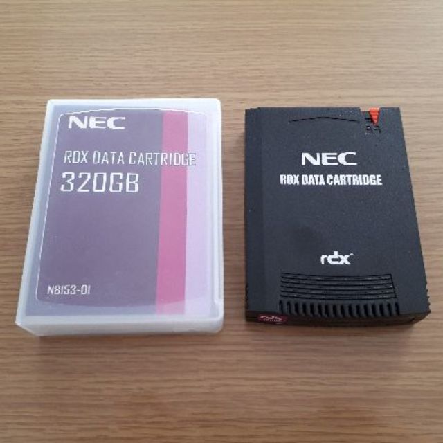 NEC(エヌイーシー)のNEC　データカートリッジ　RDX320GB×３本【中古、ほぼ未使用】 スマホ/家電/カメラのPC/タブレット(PC周辺機器)の商品写真