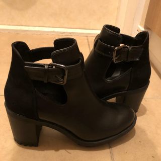 ザラ(ZARA)のZARA  ショートブーツ  ブラック  36(23.5センチ) (ブーツ)