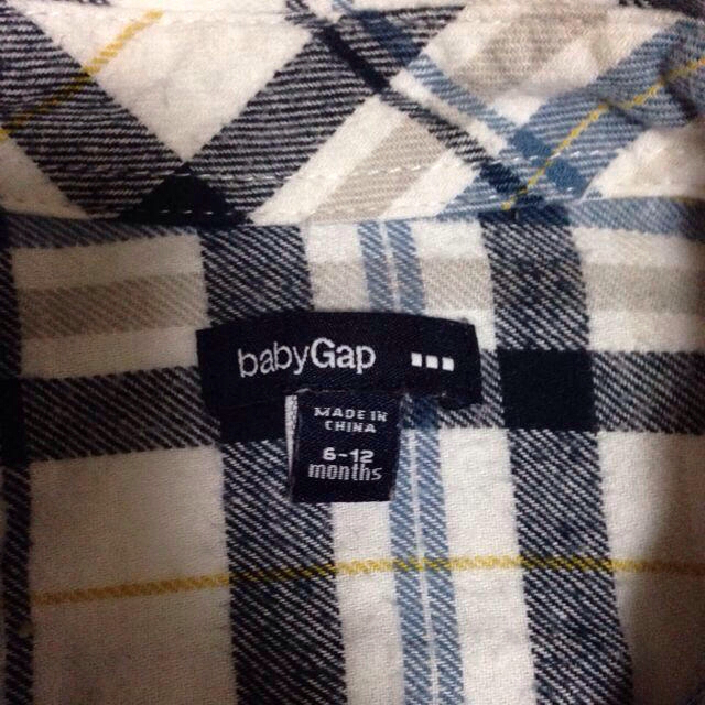 babyGAP(ベビーギャップ)のbabyGAP チェックシャツ 70 キッズ/ベビー/マタニティのキッズ服男の子用(90cm~)(その他)の商品写真