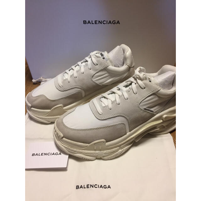 Balenciaga(バレンシアガ)のbalenciaga triple s 41 新品未使用 メンズの靴/シューズ(スニーカー)の商品写真