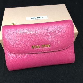 ミュウミュウ(miumiu)のミュウミュウ ピンク ラムレザー 折財布 L字ファスナー小銭入れ (財布)