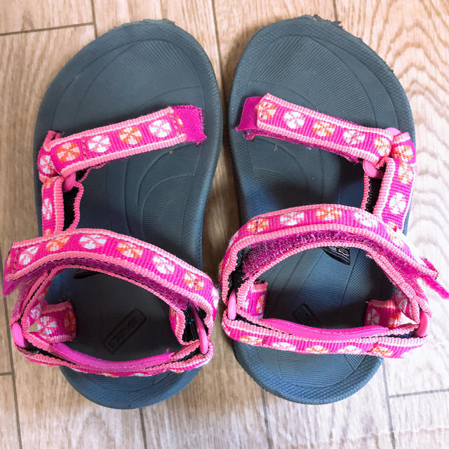 Teva(テバ)のTEVA キッズサンダル 15センチ キッズ/ベビー/マタニティのキッズ靴/シューズ(15cm~)(サンダル)の商品写真