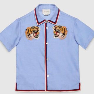 グッチ(Gucci)の●Gucci17SS青地タイガーアップリケ半袖シャツ●キッズ12大人も(シャツ/ブラウス(長袖/七分))